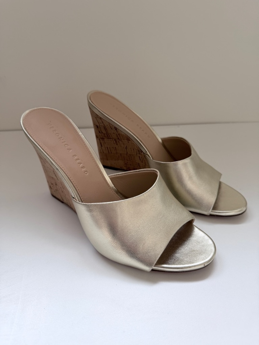 Veronica Beard Dali Gold Cork Wedge Sandals Size 8.5 NWOT Leather Summer Resort